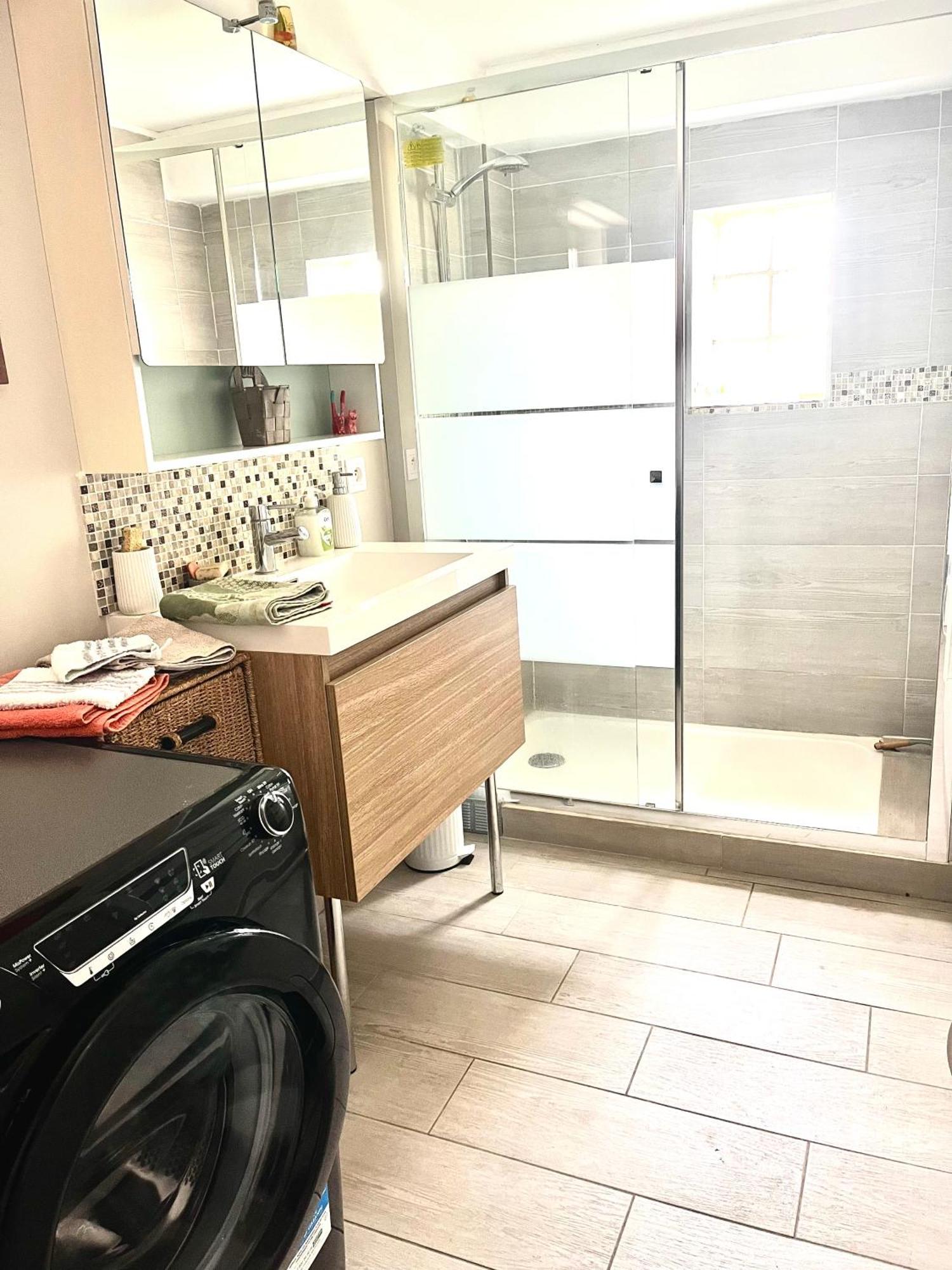 Appartement Cosy Saint-Hilaire-de-Brethmas Buitenkant foto