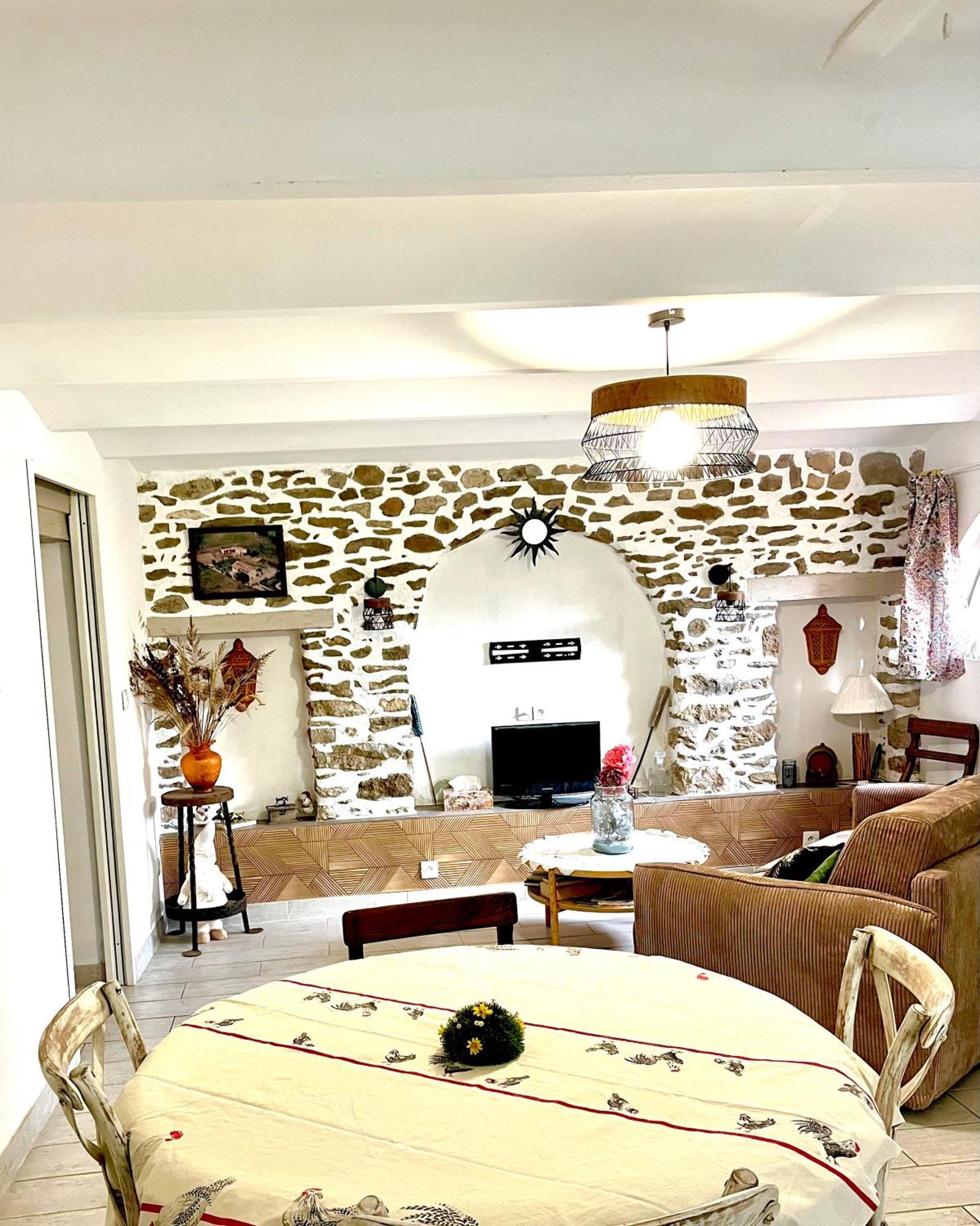 Appartement Cosy Saint-Hilaire-de-Brethmas Buitenkant foto