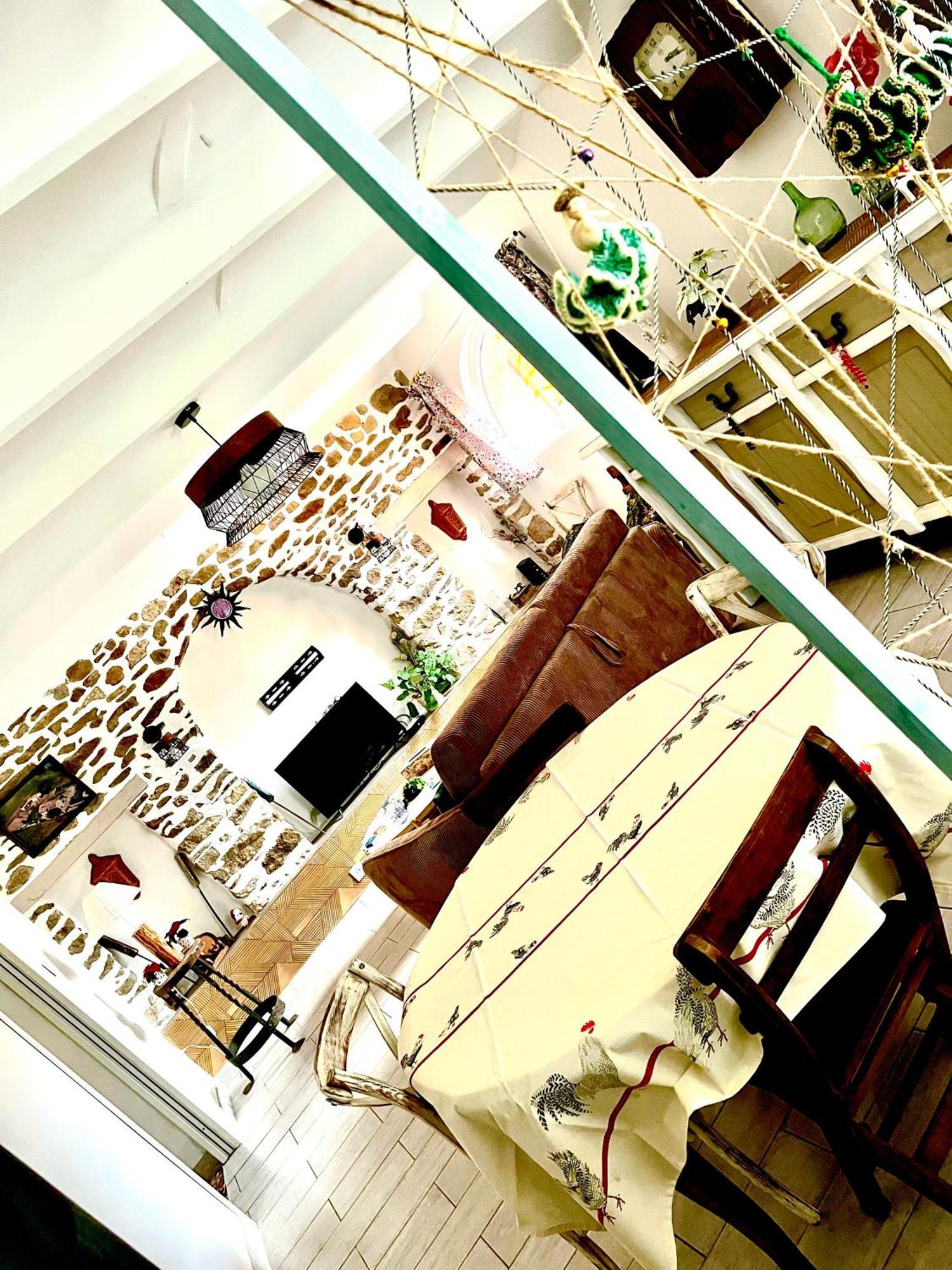 Appartement Cosy Saint-Hilaire-de-Brethmas Buitenkant foto